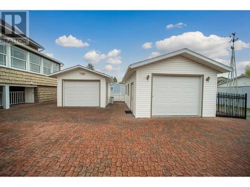 120 Wattsville Road, Cranbrook, BC - Indoor Photo Showing Garage