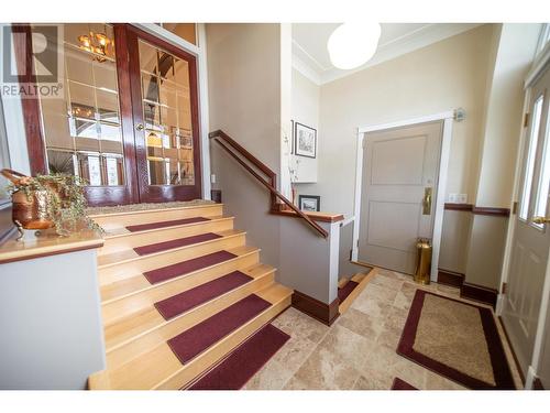 120 Wattsville Road, Cranbrook, BC - Indoor Photo Showing Living Room