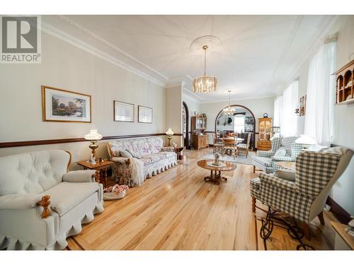 120 Wattsville Road, Cranbrook, BC - Indoor Photo Showing Living Room