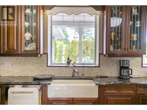 120 Wattsville Road, Cranbrook, BC - Indoor Photo Showing Kitchen With Upgraded Kitchen