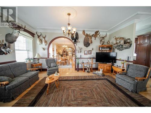 120 Wattsville Road, Cranbrook, BC - Indoor Photo Showing Living Room