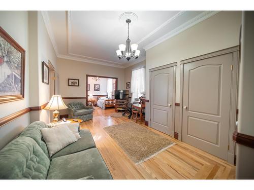 120 Wattsville Road, Cranbrook, BC - Indoor Photo Showing Living Room