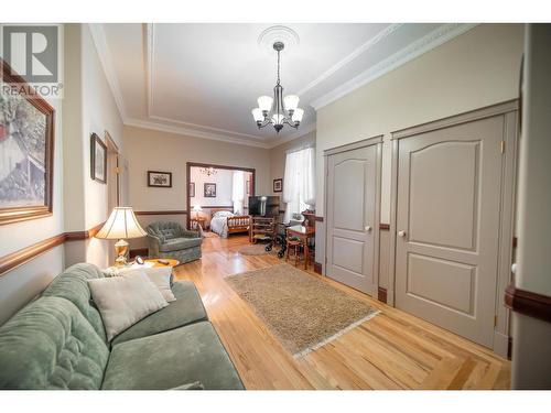 120 Wattsville Road, Cranbrook, BC - Indoor Photo Showing Living Room