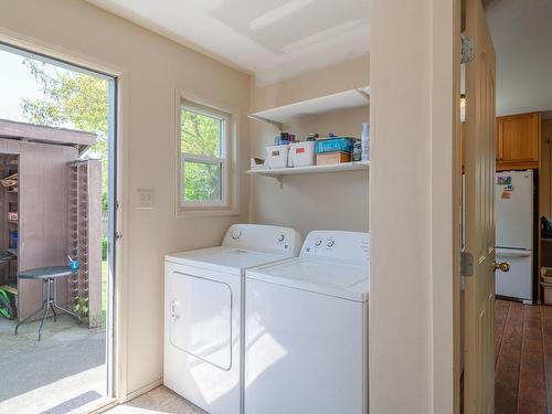 3209/3211 Gibbins Rd, Duncan, BC - Indoor Photo Showing Laundry Room