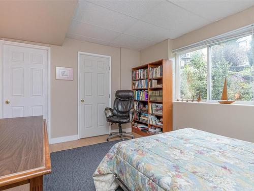 6192 Thomson Terr, Duncan, BC - Indoor Photo Showing Bedroom