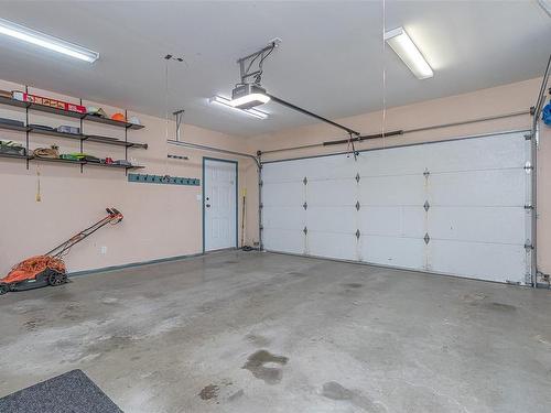6192 Thomson Terr, Duncan, BC - Indoor Photo Showing Garage
