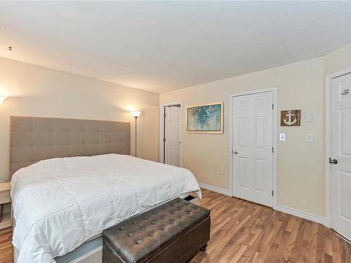 1801 Deborah Dr, Duncan, BC - Indoor Photo Showing Bedroom