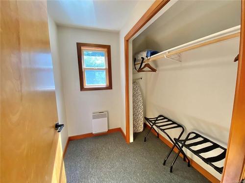 1391 Chesterman Beach Rd, Tofino, BC - Indoor Photo Showing Other Room