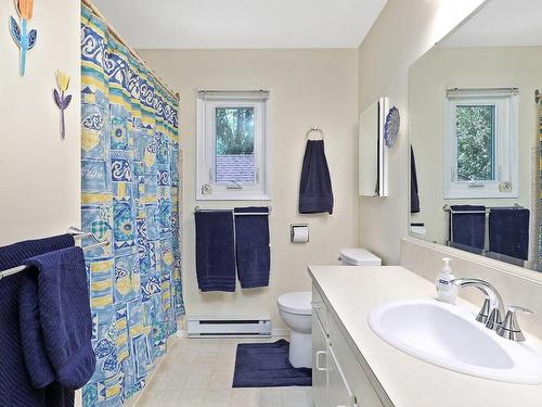 2280 Fitzgerald Ave, Courtenay, BC - Indoor Photo Showing Bathroom