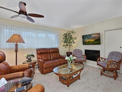 2280 Fitzgerald Ave, Courtenay, BC - Indoor Photo Showing Living Room