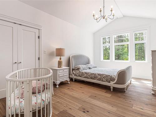 3973 Cove Rd, Ladysmith, BC - Indoor Photo Showing Bedroom