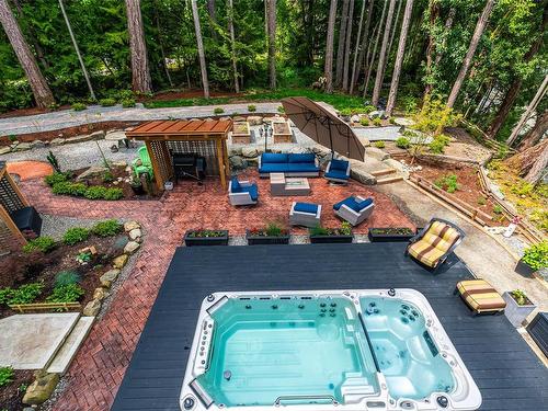 3973 Cove Rd, Ladysmith, BC - Outdoor