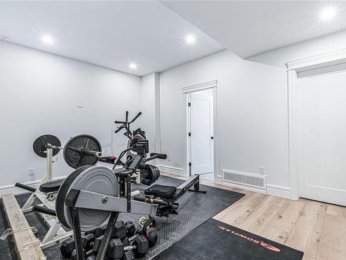 3973 Cove Rd, Ladysmith, BC - Indoor Photo Showing Gym Room