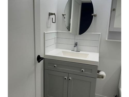 3973 Cove Rd, Ladysmith, BC - Indoor Photo Showing Bathroom
