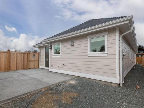 540 Rainbow Way, Parksville, BC - Outdoor With Exterior