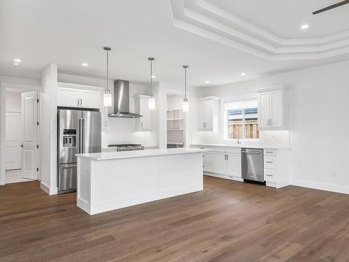 540 Rainbow Way, Parksville, BC - Indoor Photo Showing Kitchen With Upgraded Kitchen