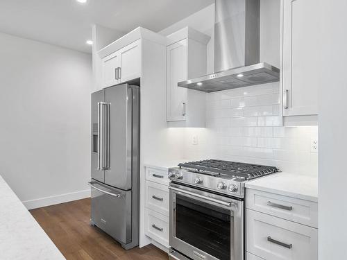 540 Rainbow Way, Parksville, BC - Indoor Photo Showing Kitchen With Upgraded Kitchen