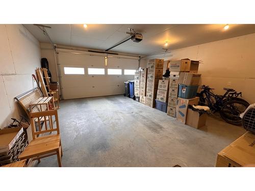 2708 Huckleberry Lane, Kimberley, BC - Indoor Photo Showing Garage