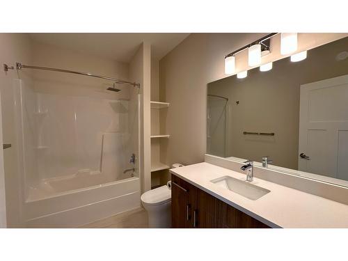2708 Huckleberry Lane, Kimberley, BC - Indoor Photo Showing Bathroom