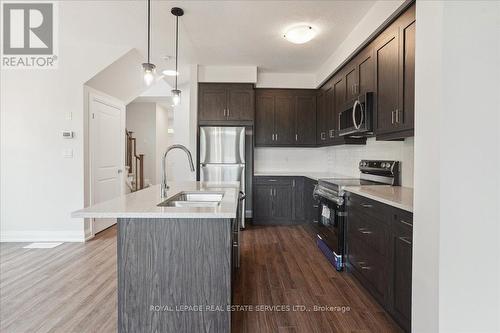 31 - 143 Elgin Street N, Cambridge, ON - Indoor Photo Showing Kitchen With Upgraded Kitchen