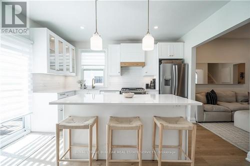 51 East 23Rd Street, Hamilton, ON - Indoor Photo Showing Kitchen With Stainless Steel Kitchen With Upgraded Kitchen