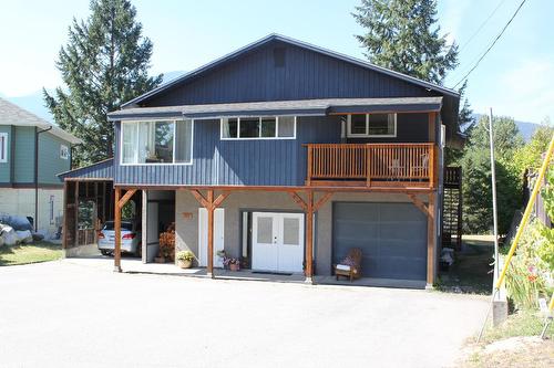 206 10Th Avenue Nw, Nakusp, BC - Outdoor With Balcony