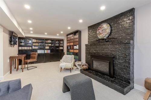 6 Watsons Lane, Hamilton, ON - Indoor With Fireplace
