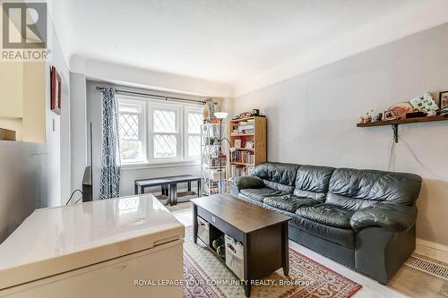 78 Brock Street, Kitchener, ON - Indoor Photo Showing Living Room