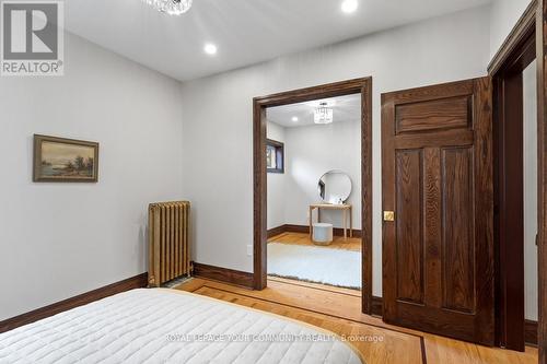 28 Fairleigh Crescent, Hamilton, ON - Indoor Photo Showing Bedroom