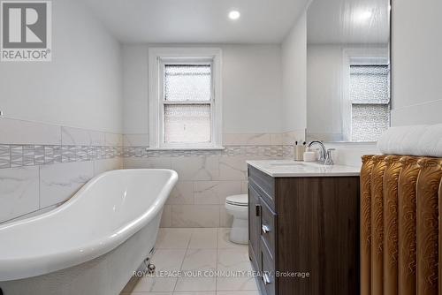 28 Fairleigh Crescent, Hamilton, ON - Indoor Photo Showing Bathroom
