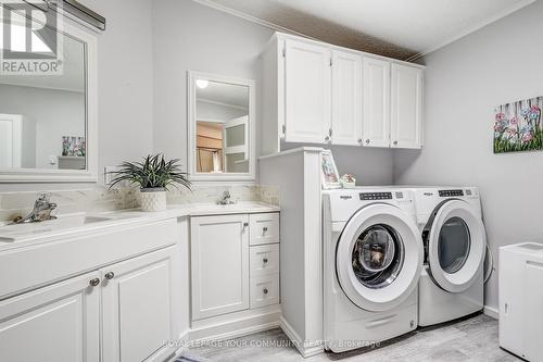 4 Kelsey Crescent, Georgina, ON - Indoor Photo Showing Laundry Room