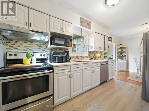 309 Palmer Street, Tay, ON - Indoor Photo Showing Kitchen