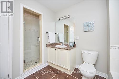 16 Durham Way, Niagara-On-The-Lake, ON - Indoor Photo Showing Bathroom