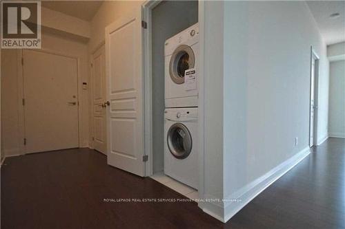 1404 - 1 Hurontario Street, Mississauga, ON - Indoor Photo Showing Laundry Room