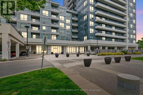 908 - 7890 Bathurst Street, Vaughan, ON - Outdoor With Balcony With Facade