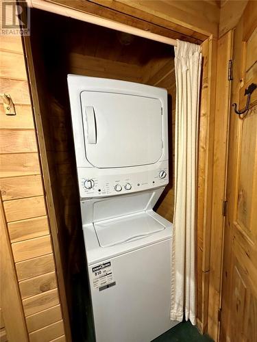 241 Maple Lane, Mindemoya, Manitoulin Island, ON - Indoor Photo Showing Laundry Room