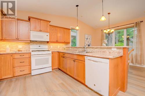 37 Forest Drive, Brighton, ON - Indoor Photo Showing Kitchen