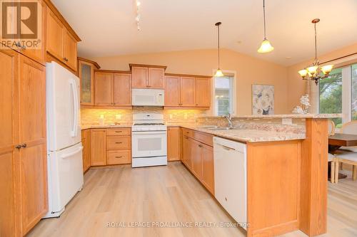 37 Forest Drive, Brighton, ON - Indoor Photo Showing Kitchen