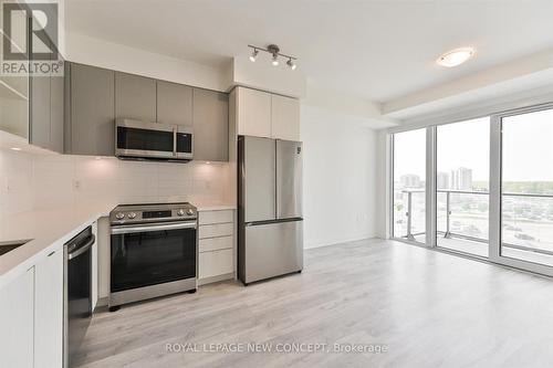 603 - 4655 Metcalfe Avenue, Mississauga, ON - Indoor Photo Showing Kitchen With Upgraded Kitchen