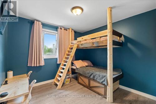 642 Whites Road, Quinte West, ON - Indoor Photo Showing Bedroom