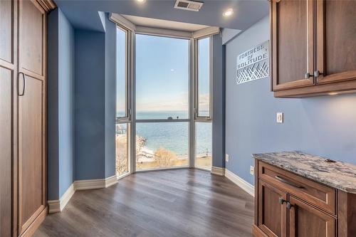 1477 Lakeshore Road|Unit #903, Burlington, ON - Indoor Photo Showing Other Room With Body Of Water