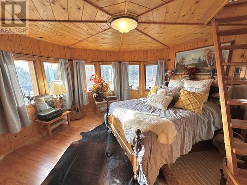 3315 Horsefly-Quesnel Lake Road, Williams Lake, BC - Indoor Photo Showing Bedroom