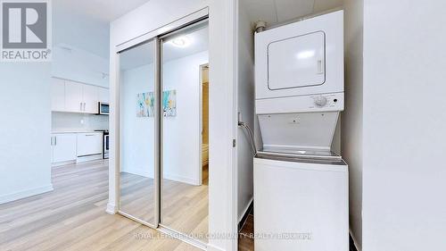 3305 - 5180 Yonge Street, Toronto, ON - Indoor Photo Showing Laundry Room
