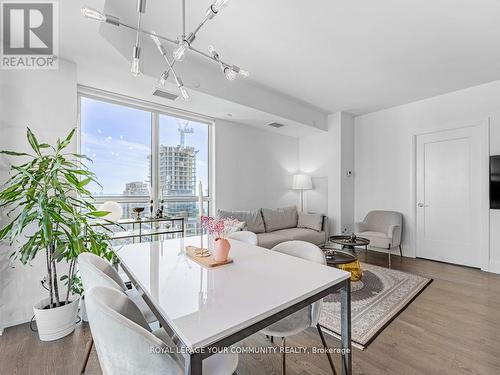 1402 - 101 Erskine Avenue, Toronto, ON - Indoor