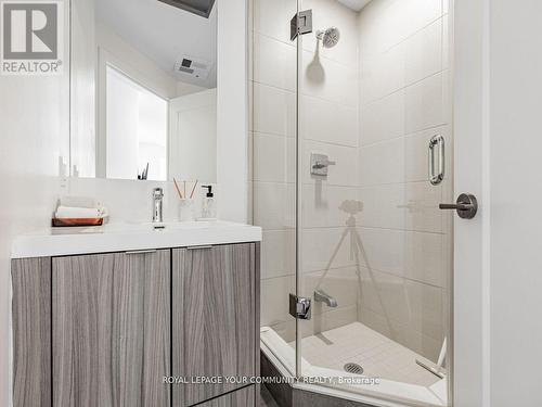 1402 - 101 Erskine Avenue, Toronto, ON - Indoor Photo Showing Bathroom