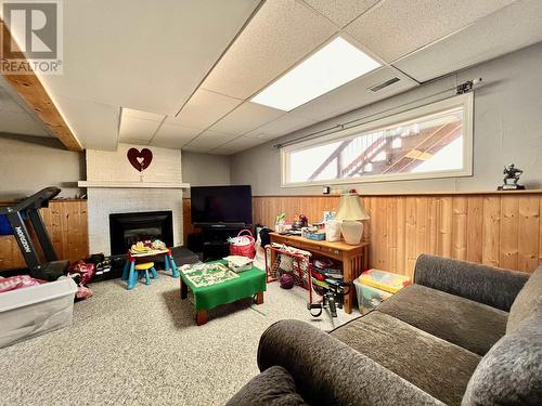 132 Lakeview Avenue, Williams Lake, BC - Indoor Photo Showing Other Room With Fireplace