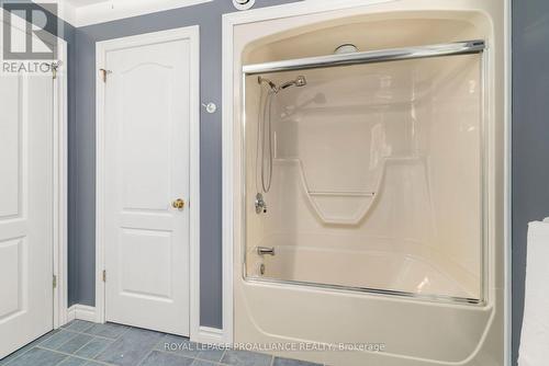 39 Yuill Crescent, Prince Edward County, ON - Indoor Photo Showing Bathroom