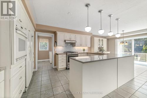 39 Yuill Crescent, Prince Edward County, ON - Indoor Photo Showing Kitchen With Upgraded Kitchen