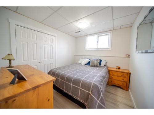 2308 6Th Street N, Cranbrook, BC - Indoor Photo Showing Bedroom