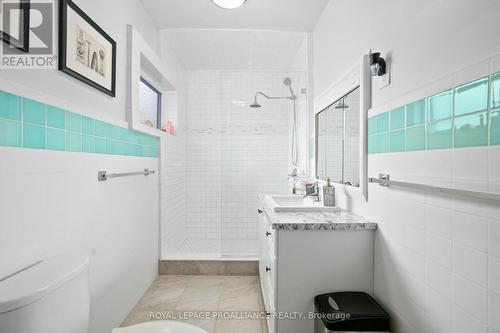 275 John Street, Belleville, ON - Indoor Photo Showing Bathroom